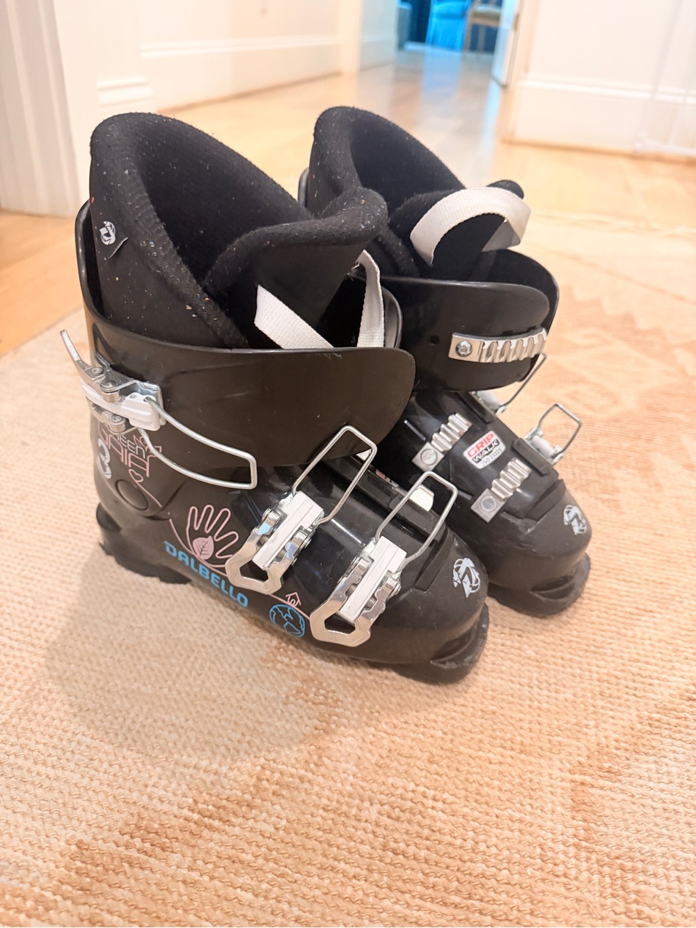 Kids' Black Ski Boots – Comfortable Junior Fit - size 21.5 -259 mm